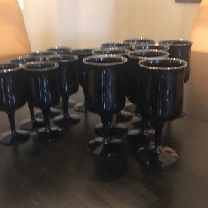 Venture black by Lenox. Platinum trim. 8 water goblet and 7 wine. No chips.